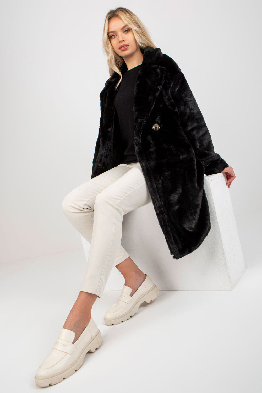 Coat model 173333 Elsy Style Women`s Coats, Jackets