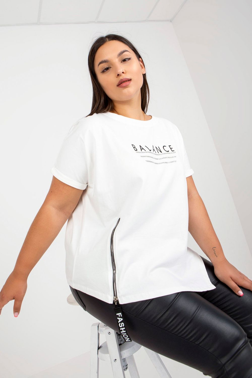 Plus size T-shirt model 166725 Elsy Style T-shirts plus size