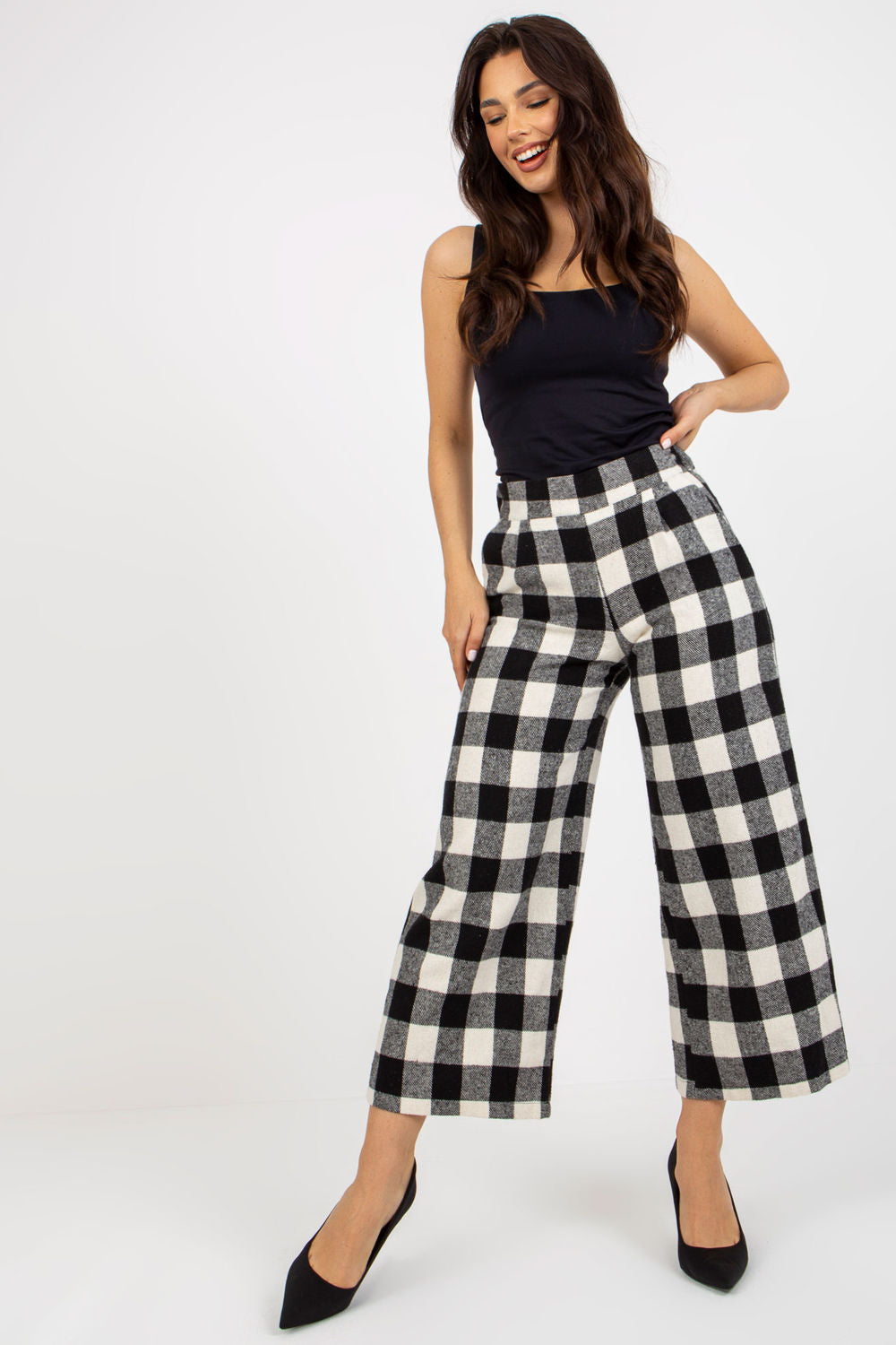 Women trousers model 174999 Elsy Style Pants, Trousers, Shorts