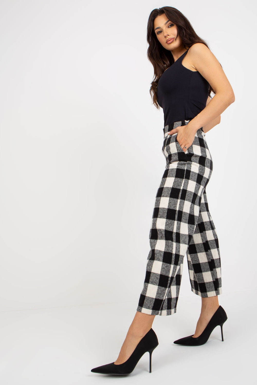 Women trousers model 174999 Elsy Style Pants, Trousers, Shorts