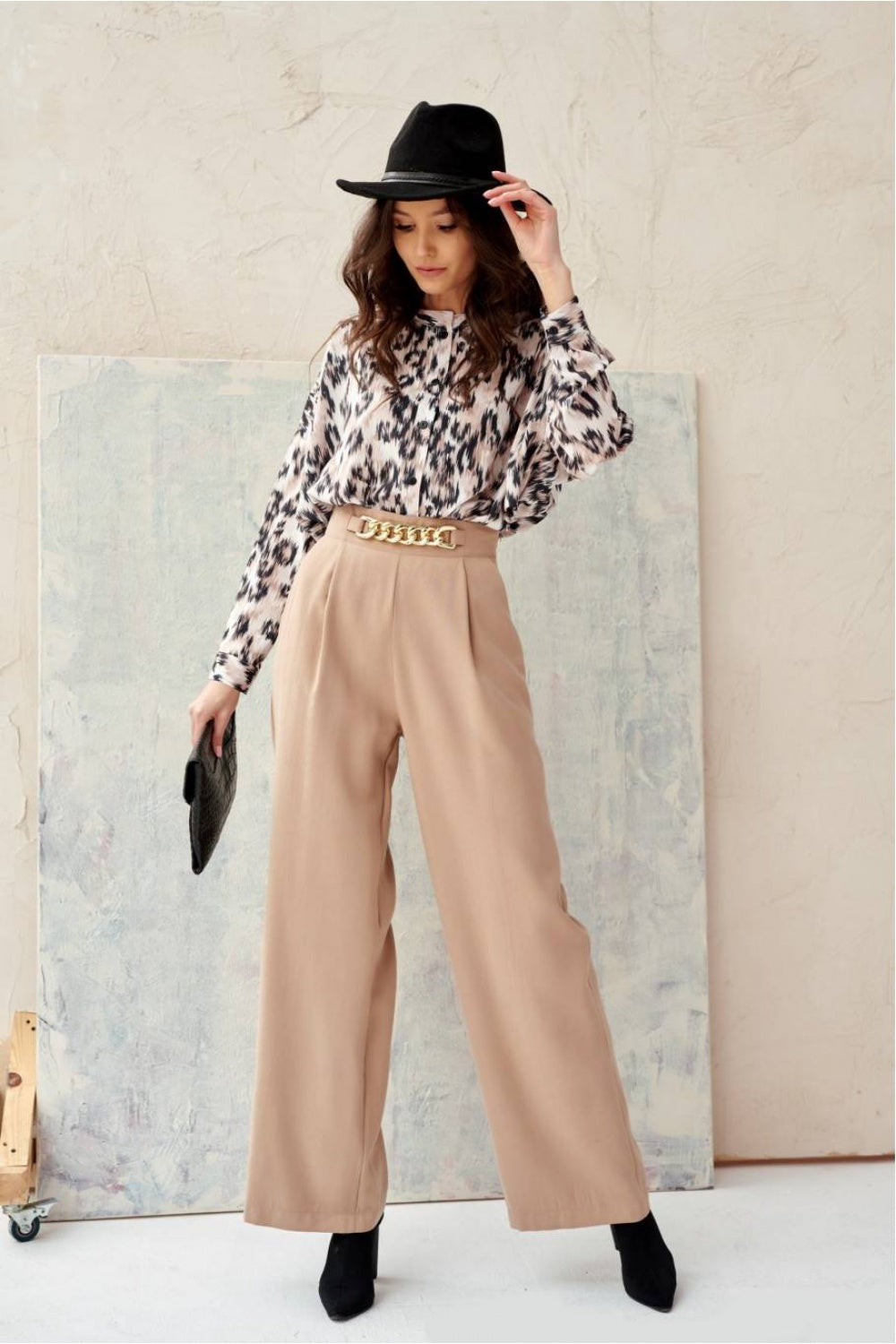 Women trousers model 182635 Elsy Style Pants, Trousers, Shorts